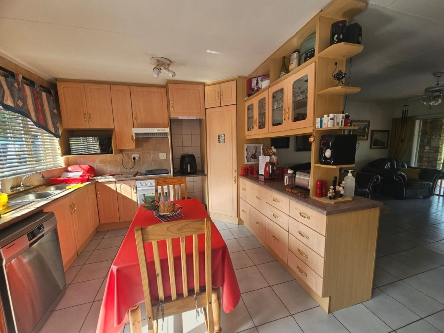 3 Bedroom Property for Sale in Safari Gardens North West
